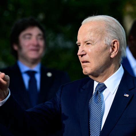 Biden preparing to offer legal status to undocumented immigrants .